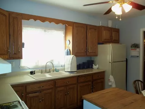 803 E Main St, Morris, IL 60450 photo 16