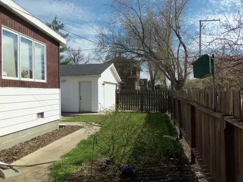 803 E Main St, Morris, IL 60450 photo 6