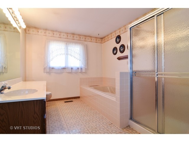 1189 Lynnfield Ln, Bartlett, IL 60103 photo 9