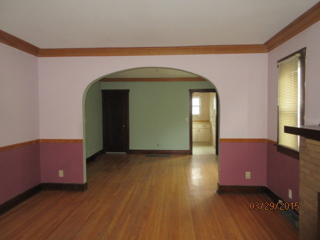 56 Lincoln Ave, Elgin, IL 60120 photo 3