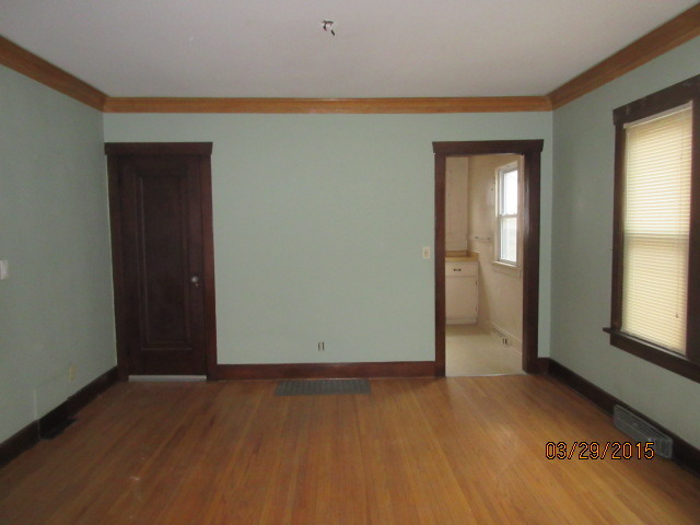 56 Lincoln Ave, Elgin, IL 60120 photo 4