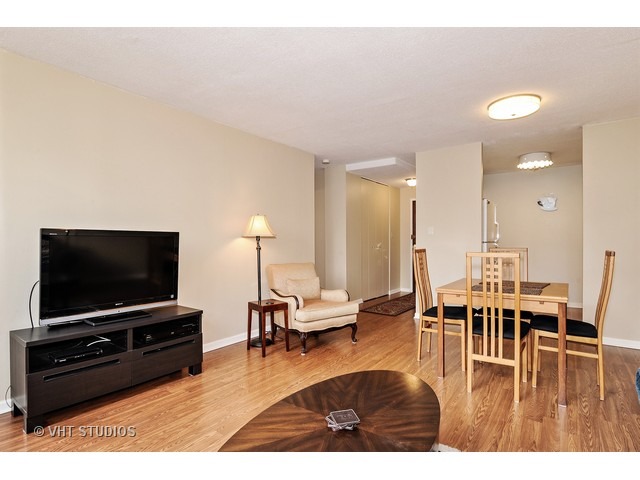 30 E Division St #15d, Chicago, IL 60610 photo 3