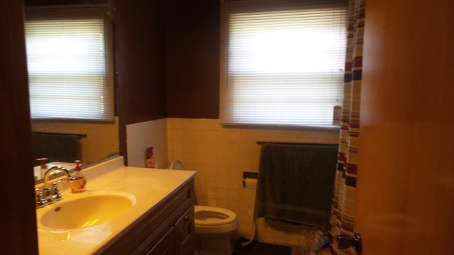 933 St John St, Elgin, IL 60120 photo 8