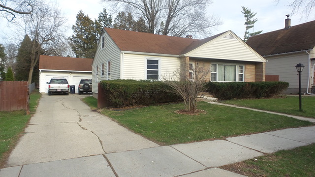 933 St John St, Elgin, IL 60120 photo 2