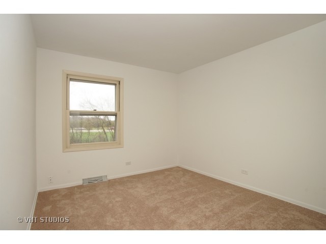 820 Norman Dr, Hoffman Estates, IL 60192 photo 7