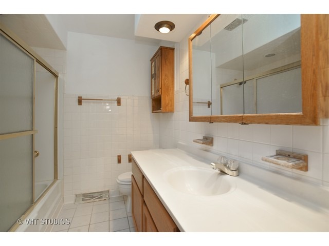 820 Norman Dr, Hoffman Estates, IL 60192 photo 8