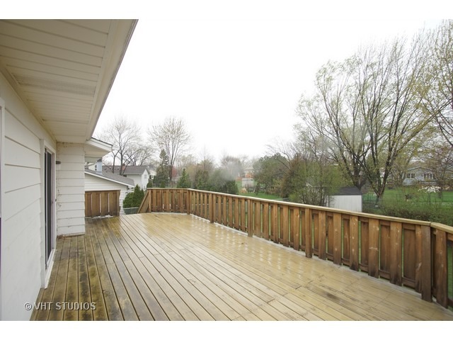 820 Norman Dr, Hoffman Estates, IL 60192 photo 9