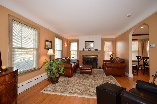 538 Byrd Rd, Riverside, IL 60546 photo 1