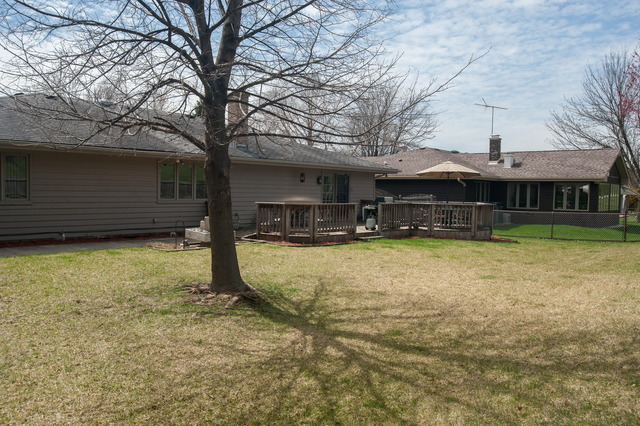 1216 Waltham Ln, Bartlett, IL 60103 photo 24