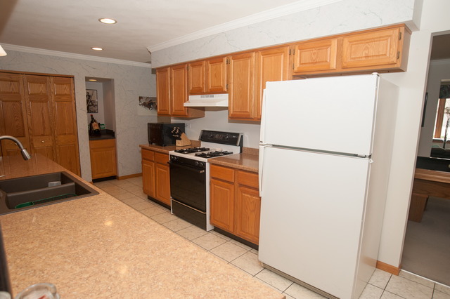 1216 Waltham Ln, Bartlett, IL 60103 photo 7