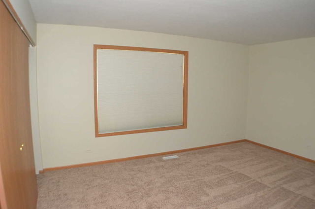 2441 Fox Dr, Aurora, IL 60506 photo 4