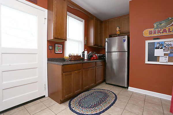 421 Spruce St, Aurora, IL 60506 photo 8