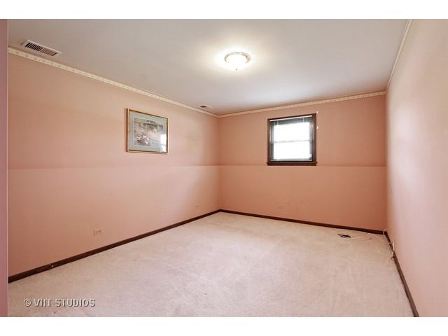 455 Ardmore Rd, Des Plaines, IL 60016 photo 12