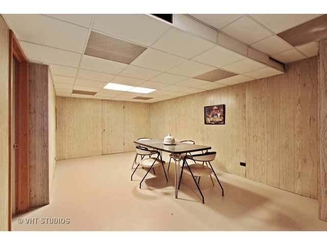455 Ardmore Rd, Des Plaines, IL 60016 photo 7