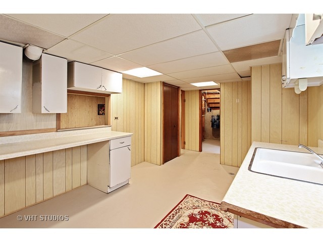 455 Ardmore Rd, Des Plaines, IL 60016 photo 9