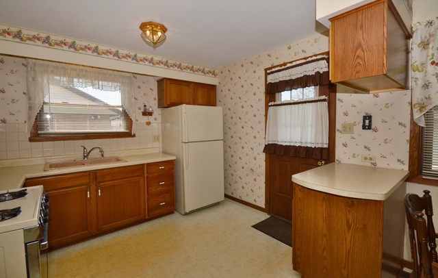8712 Cranbrook Ln, Bridgeview, IL 60455 photo 7