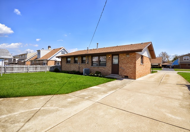 8712 Cranbrook Ln, Bridgeview, IL 60455 photo 20