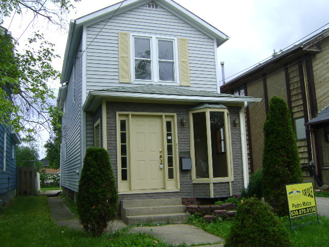 451 Jackson St, Aurora, IL 60505 photo 1