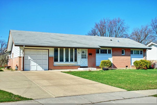 560 Newark Ln, Hoffman Estates, IL 60169 photo 1