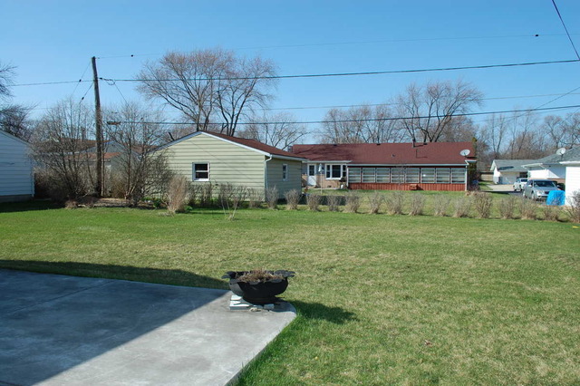 560 Newark Ln, Hoffman Estates, IL 60169 photo 16