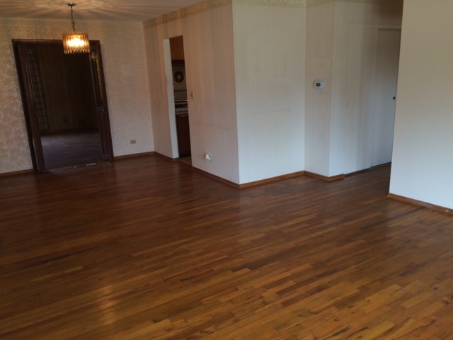 560 Newark Ln, Hoffman Estates, IL 60169 photo 3