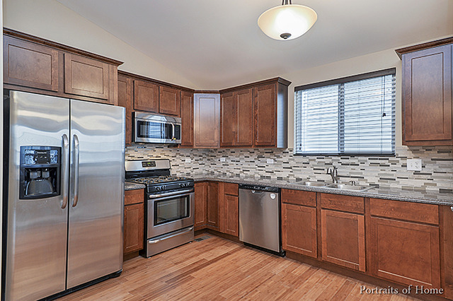 773 Serendipity Dr, Aurora, IL 60504 photo 2