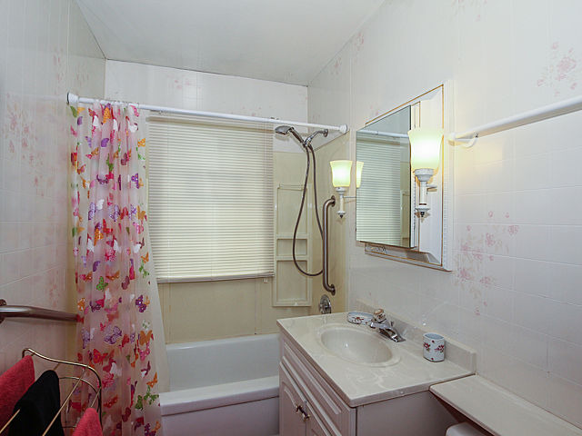 1241 N Hillside Ave, Berkeley, IL 60163 photo 11