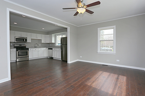 703 E Lee St, Plano, IL 60545 photo 1