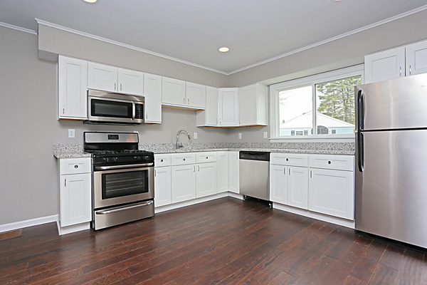 703 E Lee St, Plano, IL 60545 photo 5