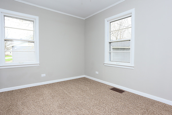 703 E Lee St, Plano, IL 60545 photo 10