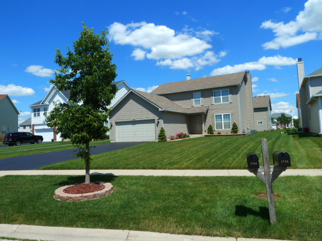 1742 Ariana Dr, Bartlett, IL 60103 photo 1