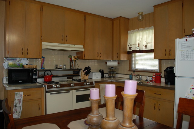 942 Ford Ave, Elgin, IL 60120 photo 2