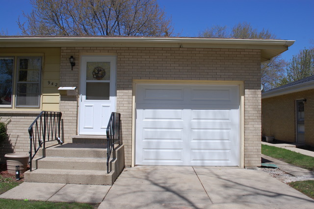942 Ford Ave, Elgin, IL 60120 photo 9