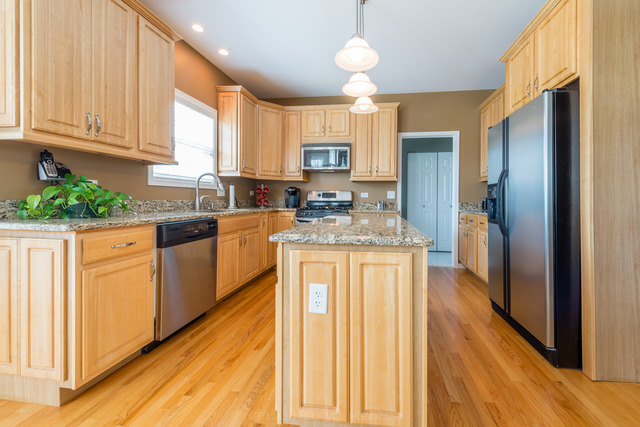 23703 W Ewing Dr, Plainfield, IL 60586 photo 9