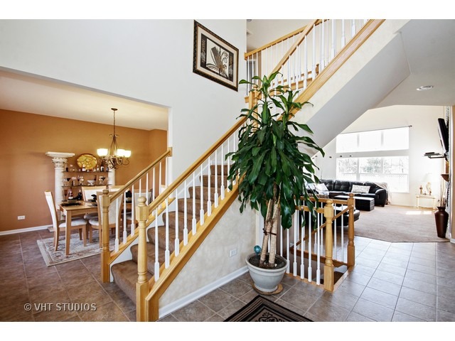 16355 Springview Dr, Lockport, IL 60441 photo 2