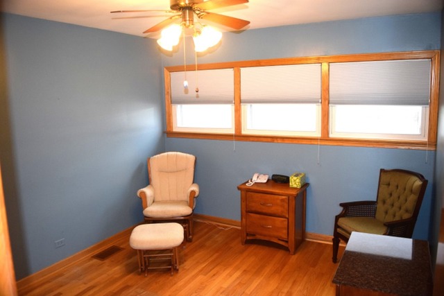 5259 S Mobile Ave, Chicago, IL 60638 photo 9