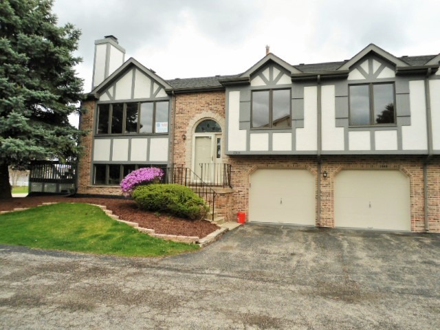 2305 Olde Mill Rd, Plainfield, IL 60586 photo 1