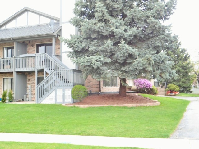 2305 Olde Mill Rd, Plainfield, IL 60586 photo 2