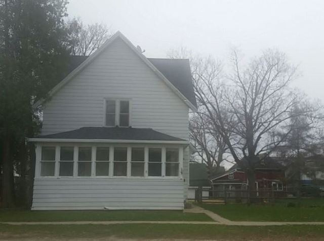 323 Jackson St, Genoa, IL 60135 photo 1