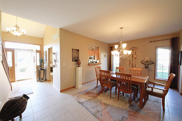 1205 Heritage Dr, Morris, IL 60450 photo 8