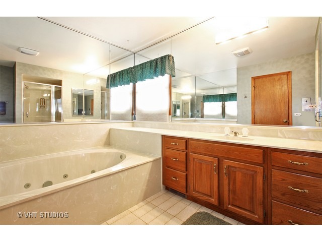 1022 Bette Ln, Glenview, IL 60025 photo 9