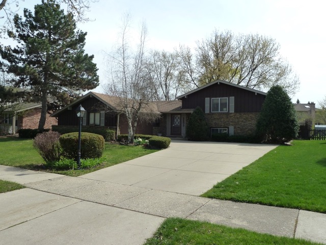 3503 Mapleleaf Dr, Glenview, IL 60026 photo 1