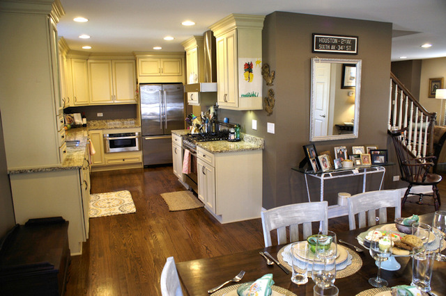 1841 Maple Ave, Northbrook, IL 60062 photo 2