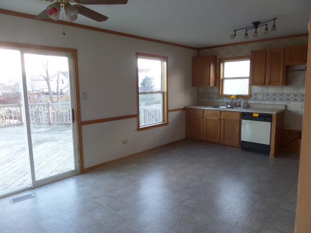 5308 Whisper Meadow Ct, Plainfield, IL 60586 photo 4