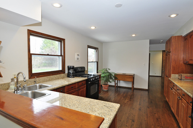 10725 Tyler Rd, Pleasant Prairie, WI 53158 photo 3