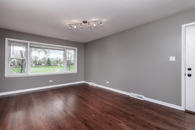 209 Broker Ave, Itasca, IL 60143 photo 4