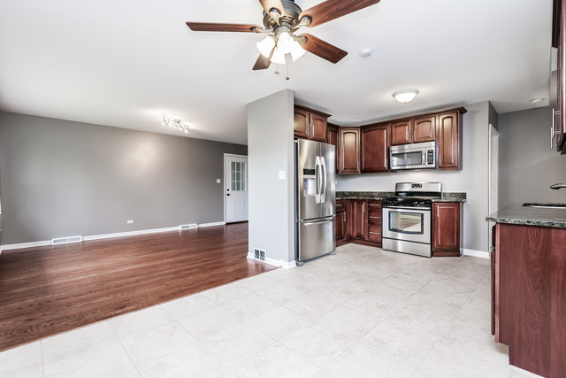 209 Broker Ave, Itasca, IL 60143 photo 7