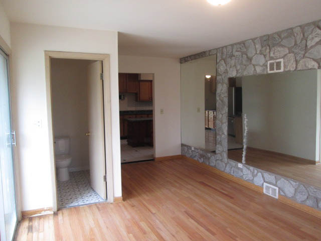 220 Dover Dr, Des Plaines, IL 60018 photo 9
