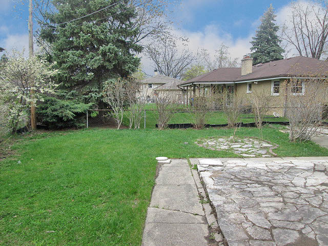 220 Dover Dr, Des Plaines, IL 60018 photo 25
