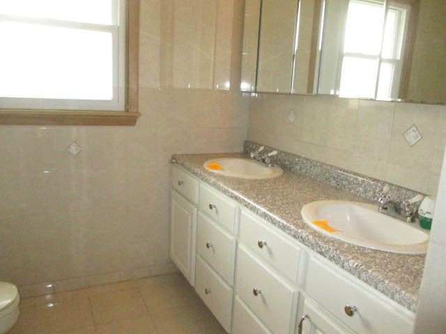 220 Dover Dr, Des Plaines, IL 60018 photo 13